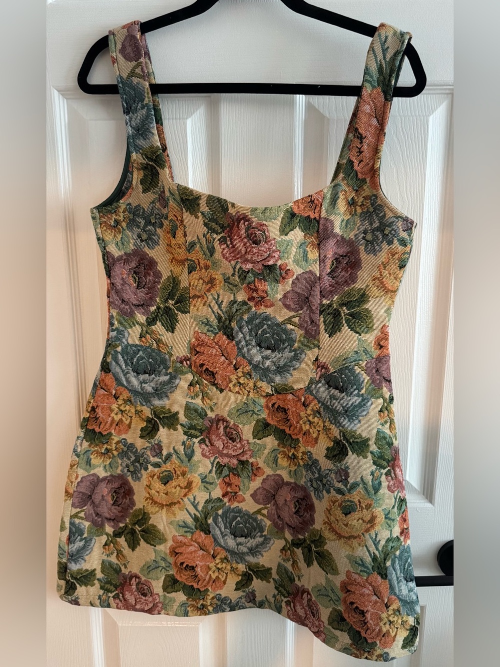 PrettyLittleThing Stone Floral Twill Bodycon Dress.